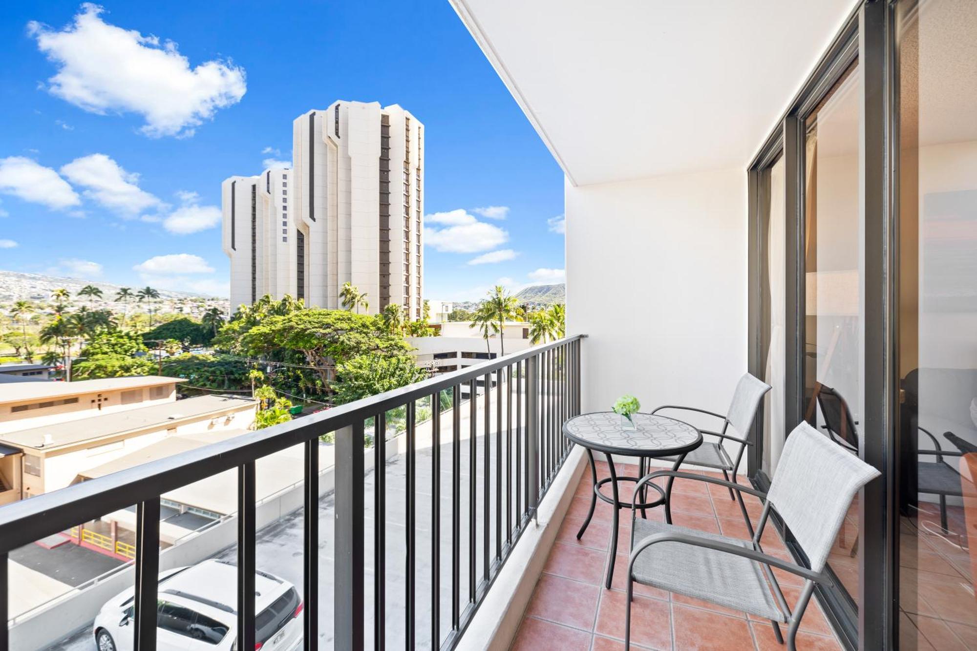 הונולולו Cozy Waikiki Getaway, Stroll To Beach With Free Parking מראה חיצוני תמונה
