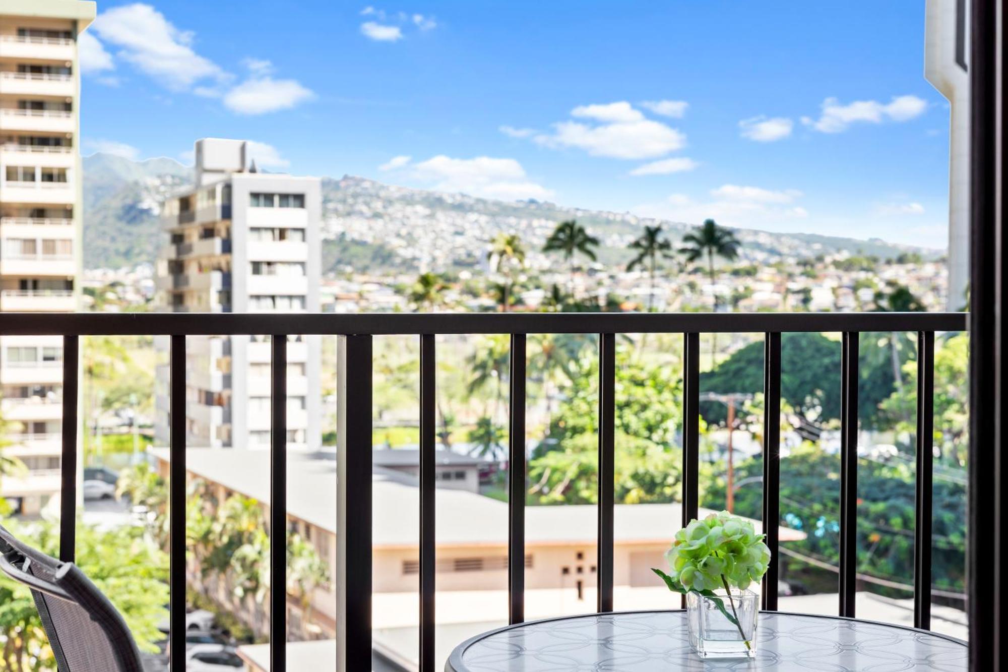הונולולו Cozy Waikiki Getaway, Stroll To Beach With Free Parking מראה חיצוני תמונה